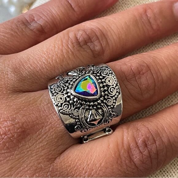 Stretch Ring Silver tone Iridescent Stone - Picture 2 of 3
